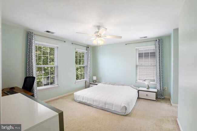 Building Photo - 20400 Charter Oak Dr
