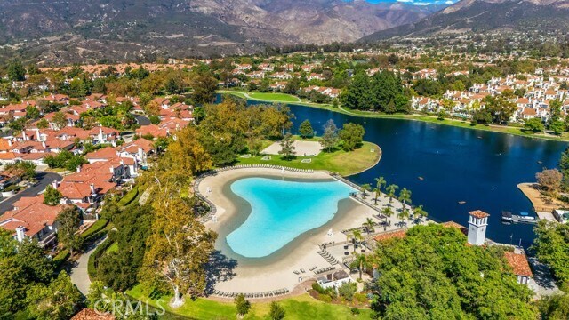 Building Photo - 205 Montana Del Lago Dr