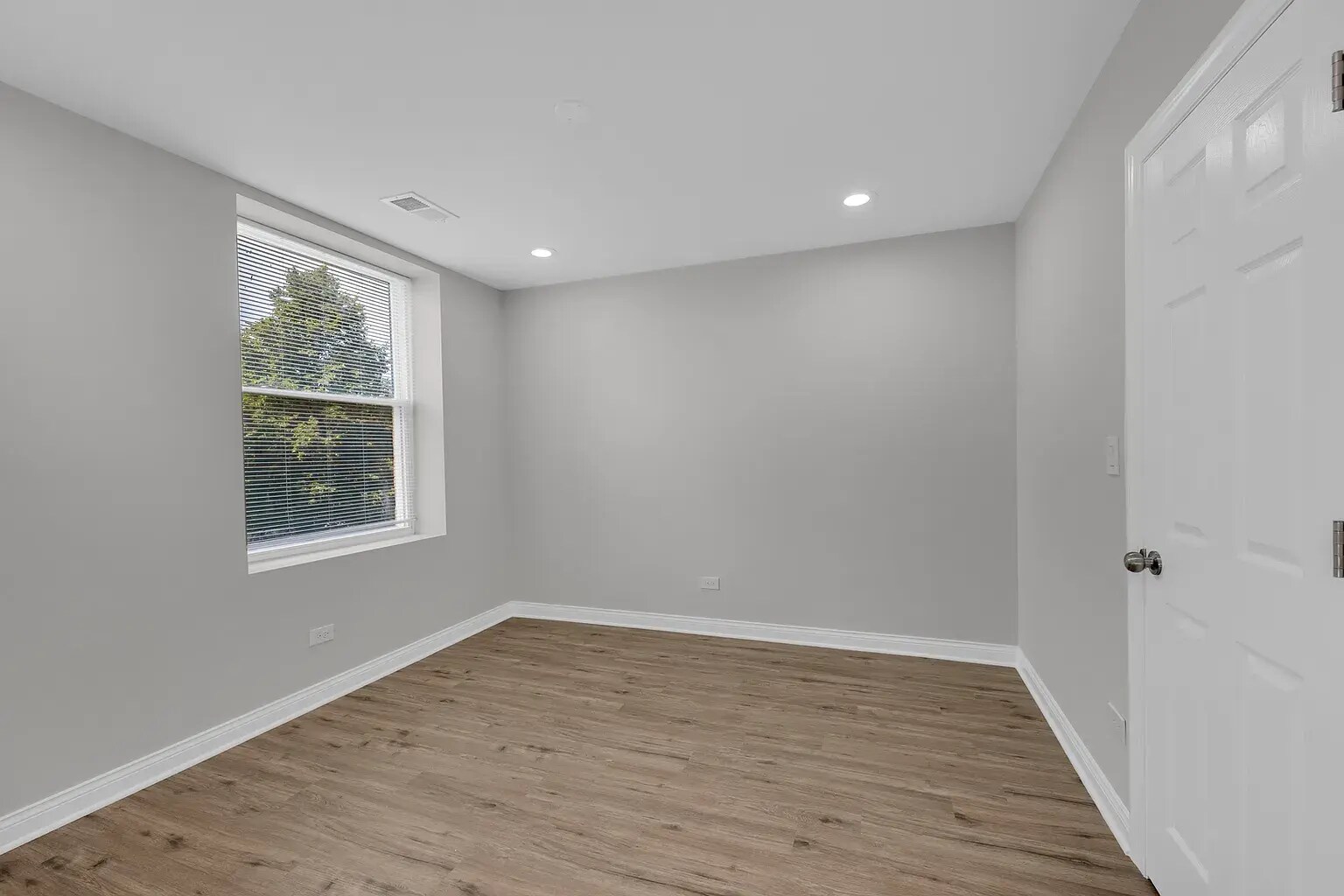 Building Photo - 6807 S Paulina St