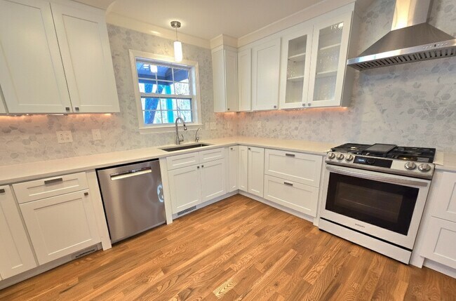 Building Photo - 12469 Daisywood Dr