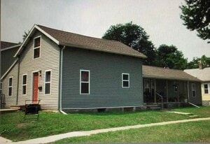 Building Photo - 802 Smith St