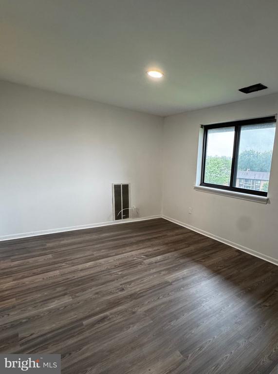 Building Photo - 6011 Majors Ln