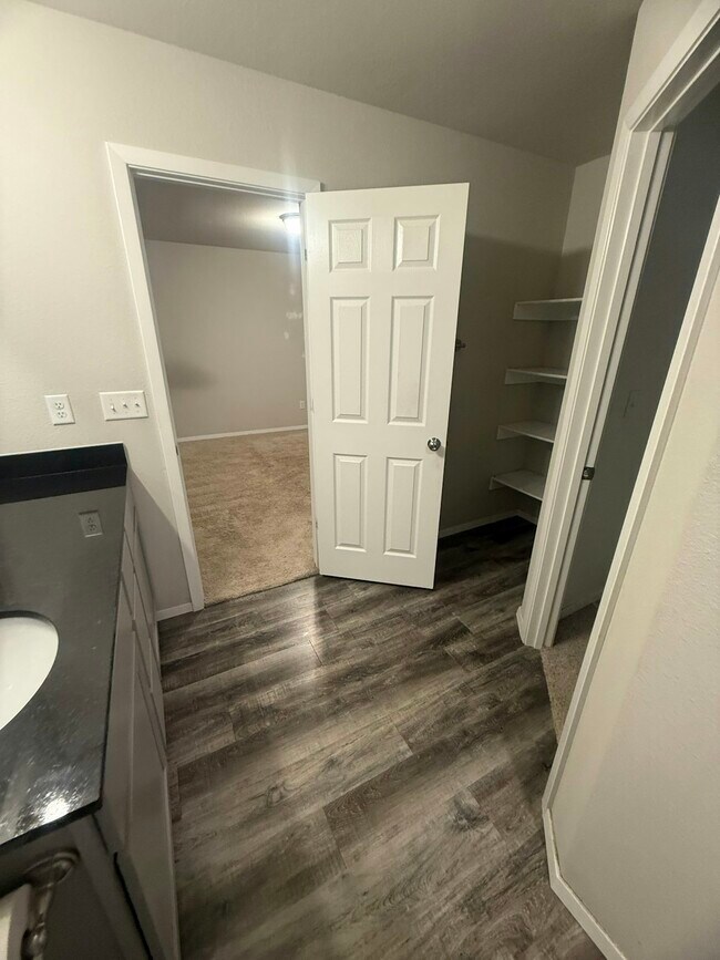Building Photo - 530 Woodcreek Lp