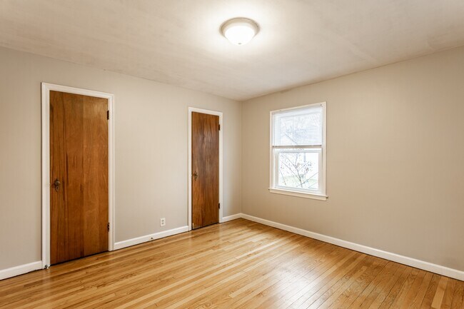 Building Photo - 6147 Broadway St