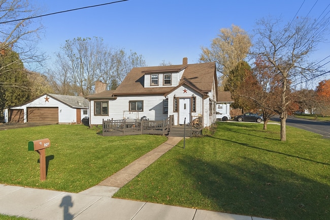 Primary Photo - 627 E 6th St S