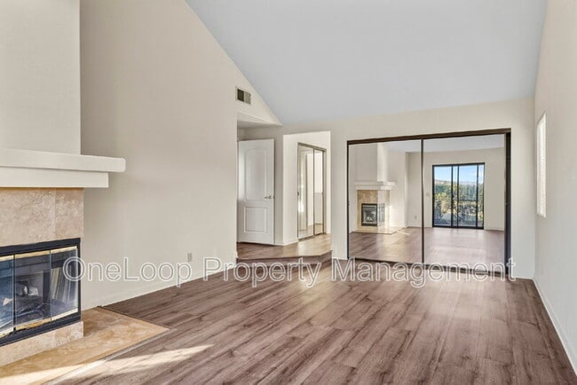 Building Photo - 493 Summerhill View