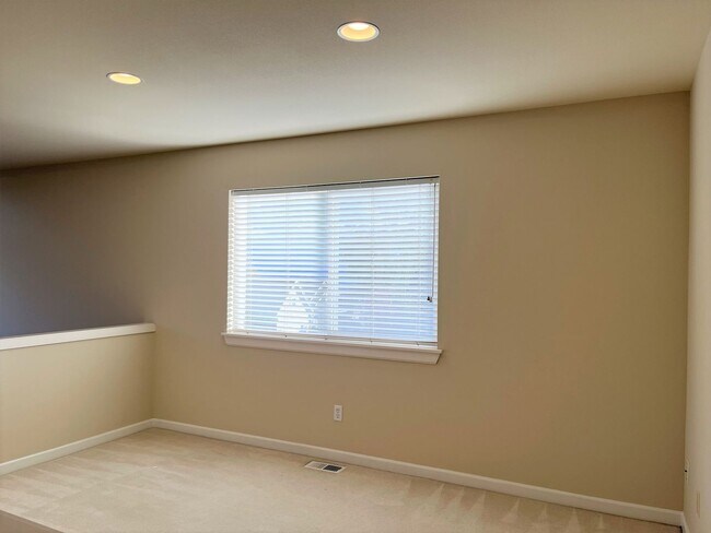 Building Photo - 1853 Pointe Woodworth Dr NE