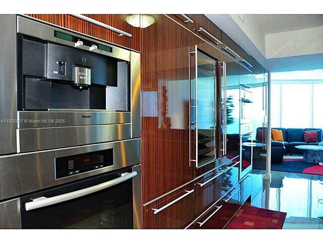 Building Photo - 2711 S Ocean Dr