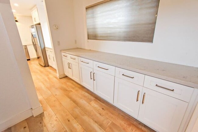 Building Photo - Modern 3 Bed Home for Rent in Riverside CA 92507 Garage Available