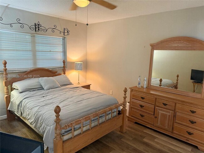 Building Photo - 2820 NE 201st Terrace