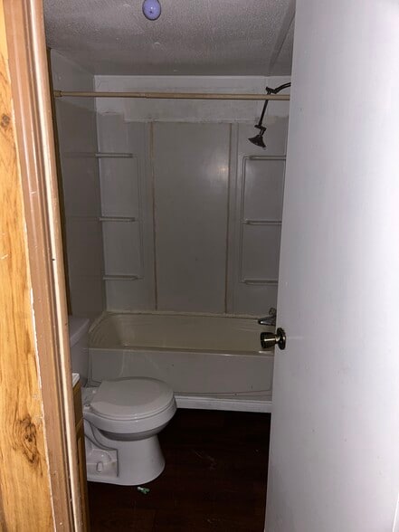 Building Photo - 613 Honeyfarm Ln