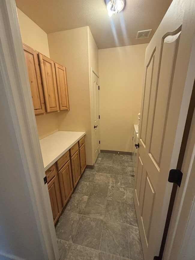 Building Photo - 6735 N Spurwing Loop