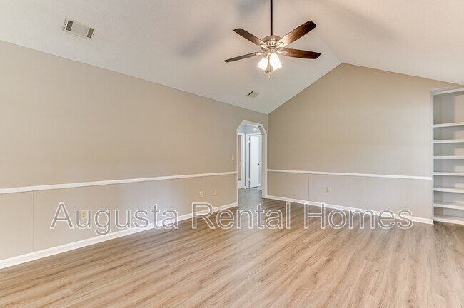 Building Photo - 2960 Glenn Hills Dr