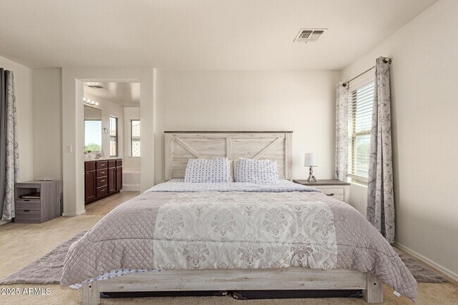 Building Photo - 11849 N 147th Dr