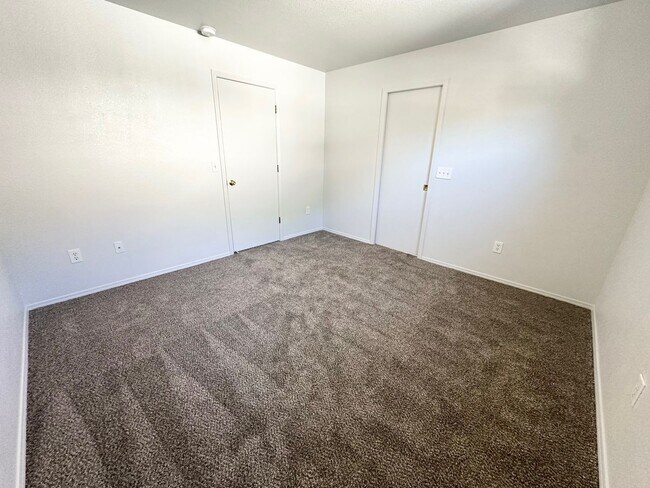 Building Photo - Affordable living at The Westside Apartments!