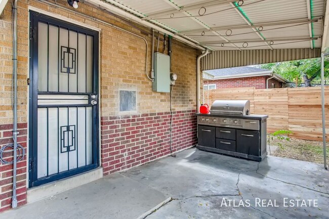 Building Photo - 3565 Newport St