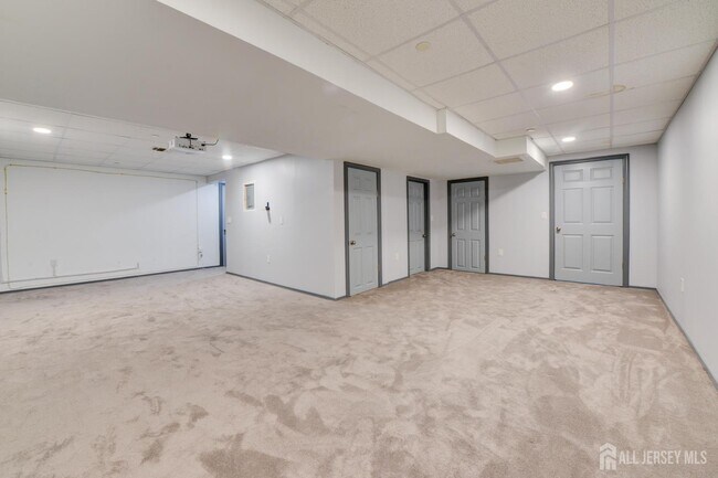 Building Photo - 34 Forest Dr