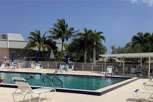 Building Photo - 18081 SE Country Club Dr