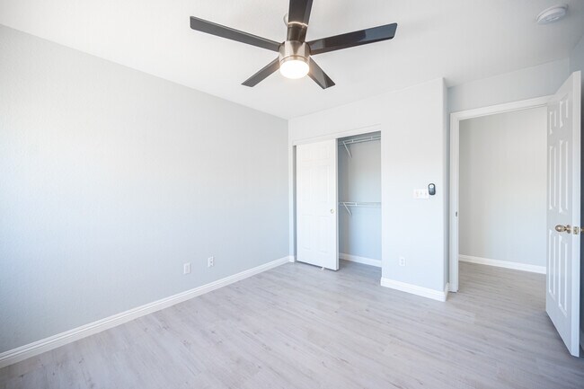 Building Photo - 8420 Bay Crest Dr