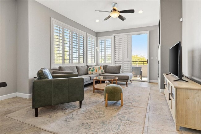 Building Photo - Modern Summerlin 2 Bedroom Condo with Garage - Fully Furnished