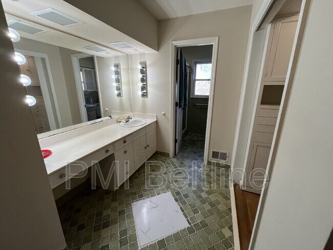 Building Photo - 3735 Pittman Rd SW