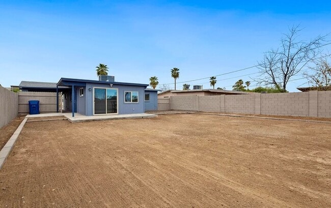 Building Photo - Central Tempe 3br