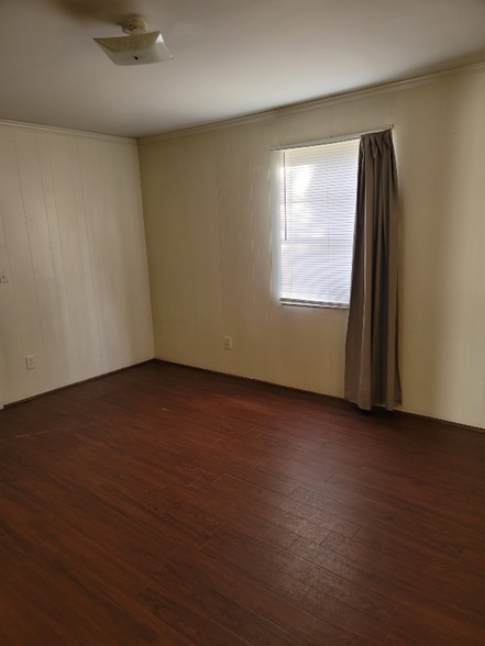 Building Photo - 420a Crout Rd