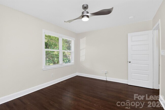 Building Photo - 3441 Commonwealth Ave