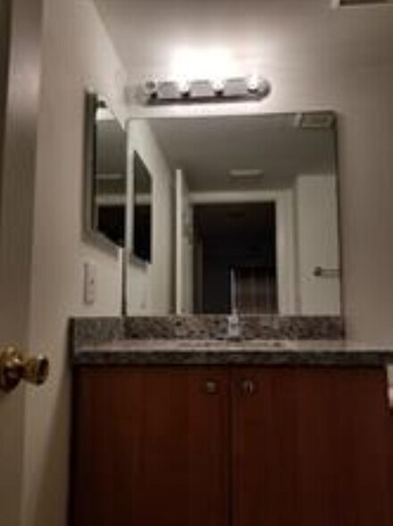 Building Photo - 2890 N Oakland Forest Dr