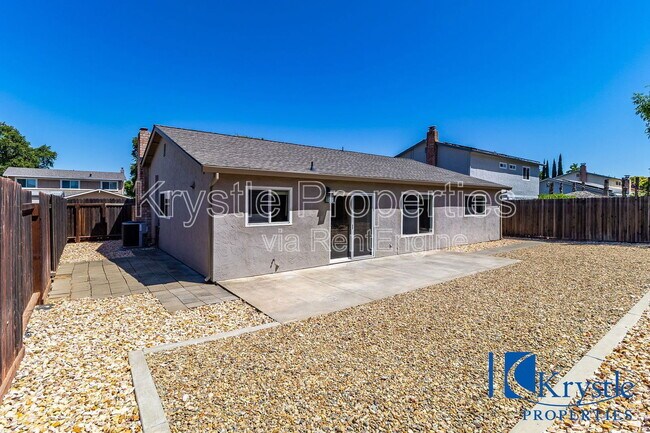 Building Photo - 225 Millbrook Way