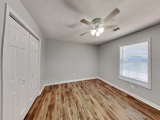 Building Photo - 114 Harper Way