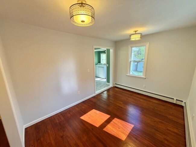 Building Photo - FOR RENT: Charming Remodeled Arts & Crafts Home in Monticello