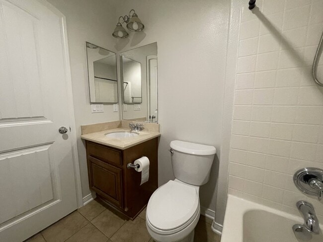 Building Photo - 37280 Parkway Dr