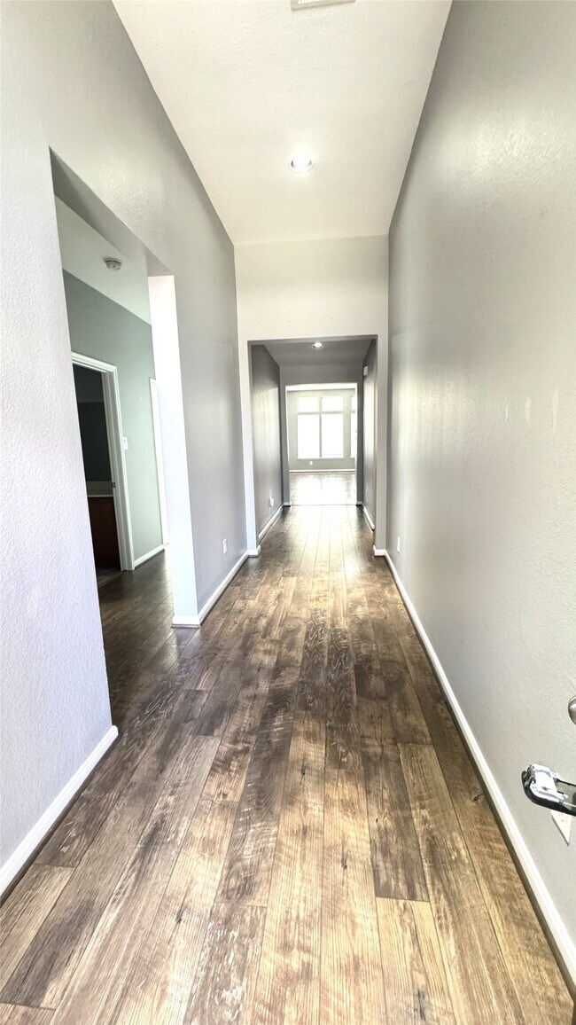 Building Photo - 24023 Buffalo Cove Ln