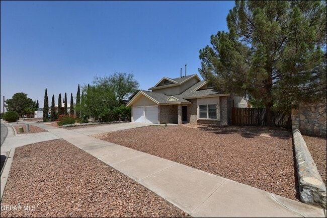 Primary Photo - 695 Bluff Canyon Cir