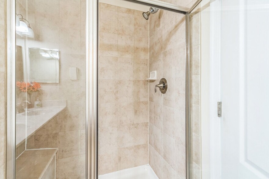 Building Photo - 7980 Blue Stream Dr