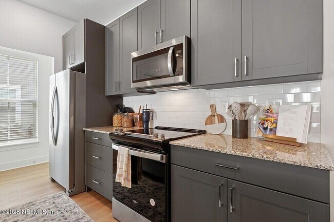 Building Photo - 3730 Dupont Ave