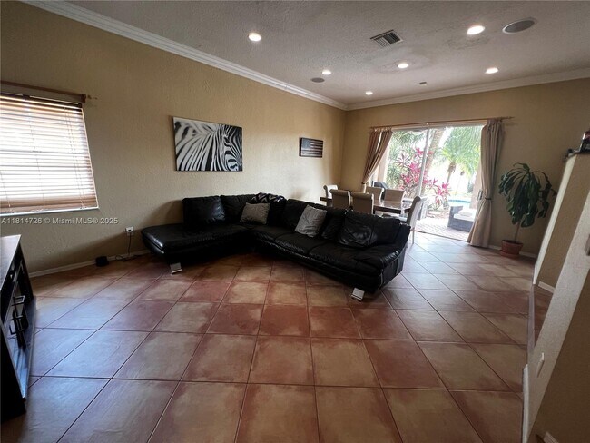 Building Photo - 15640 SW 16th Ct