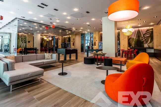 Building Photo - 436 Albee Square W