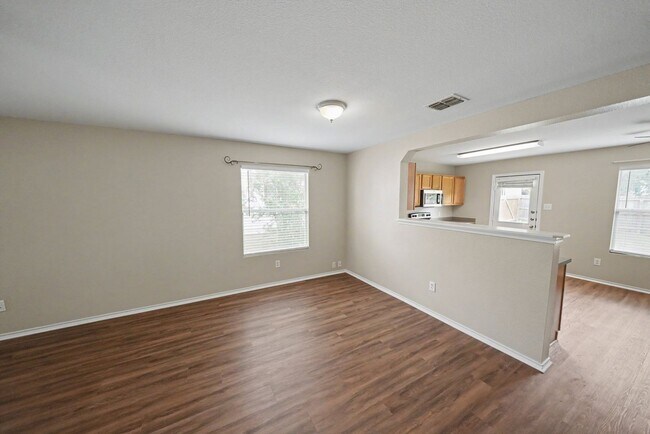 Building Photo - 11114 Hillsdale Loop