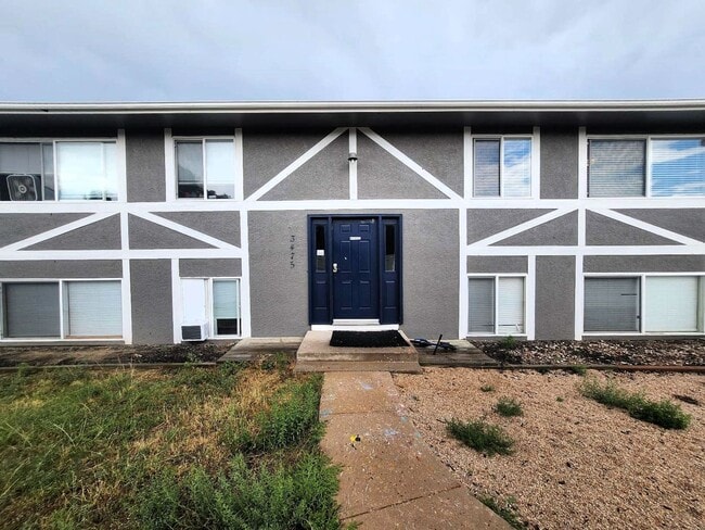 Building Photo - 3475 Cochran Dr