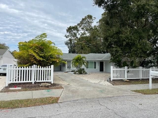Building Photo - 2159 Bougainvillea St