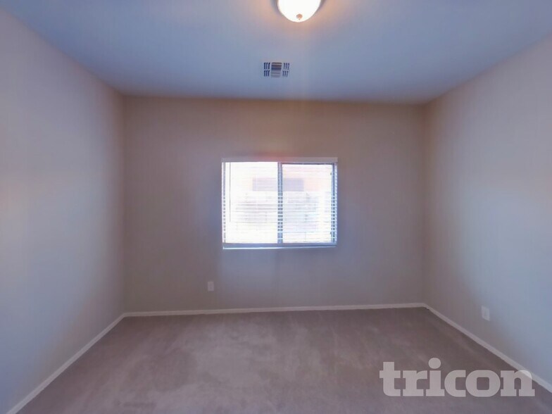 Building Photo - 44103 W Neely Dr