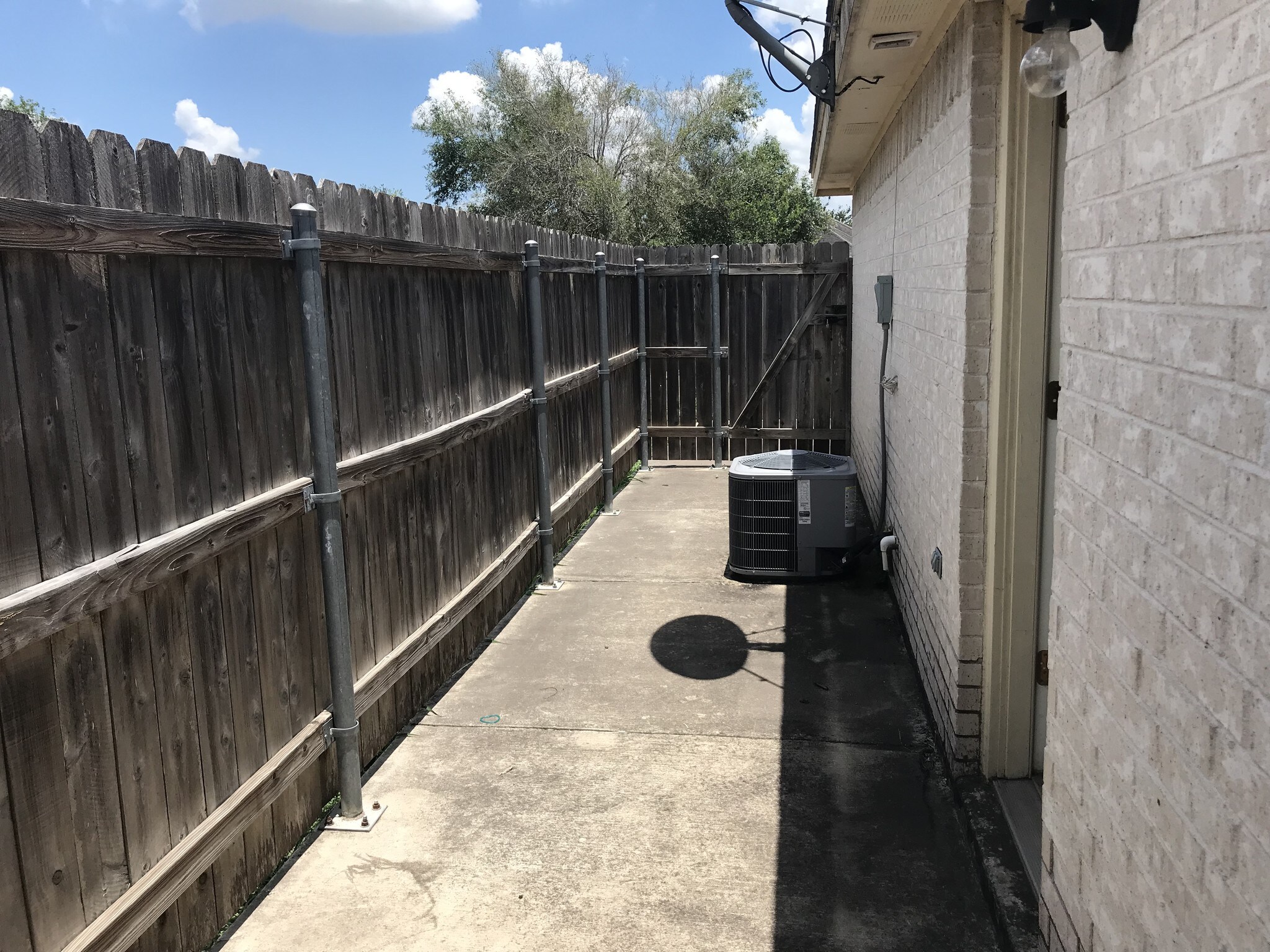 Fenced backyard patio - 2016 Bahamas Dr