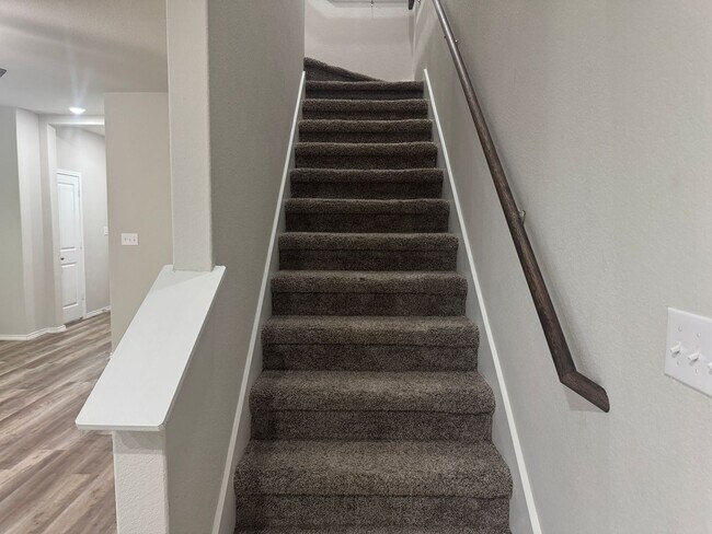 Building Photo - Luxury Living at Hunters Ranch – Now Leasing!