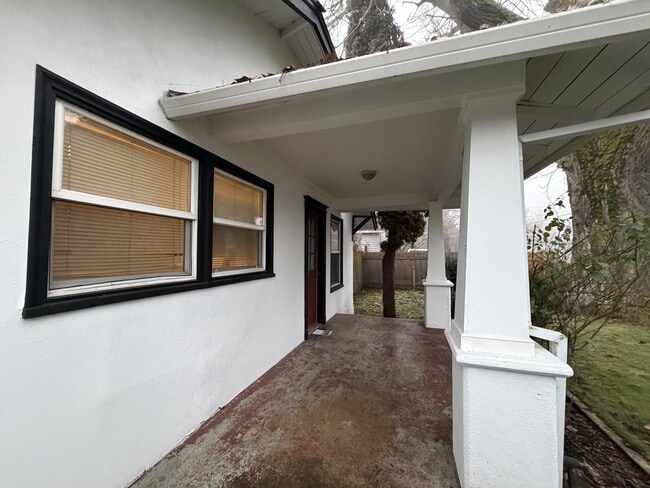 Building Photo - 3282 Bursell Rd