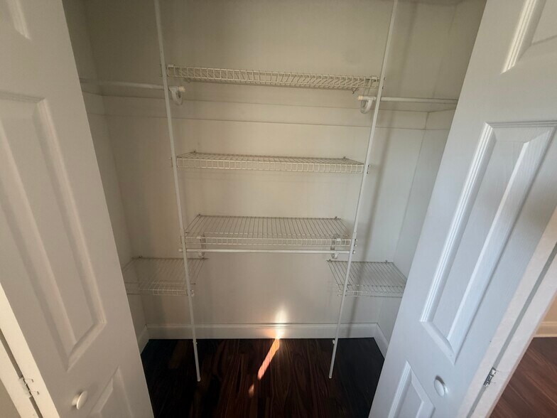 Building Photo - 424 Plateau Ave