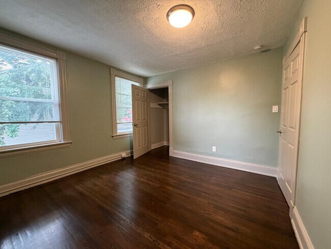 Building Photo - 4127 Lakeman St