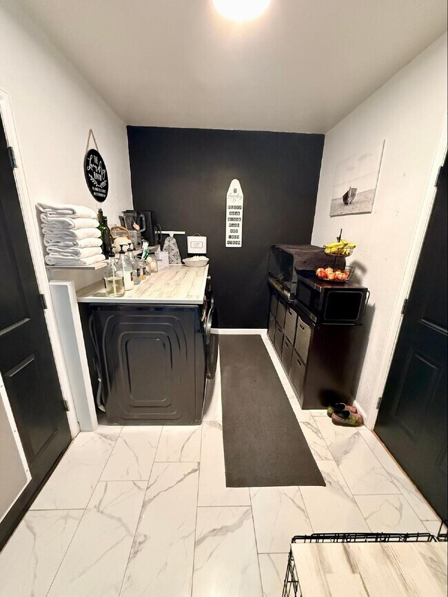 Building Photo - Gorgeously Updated Pueblo Home