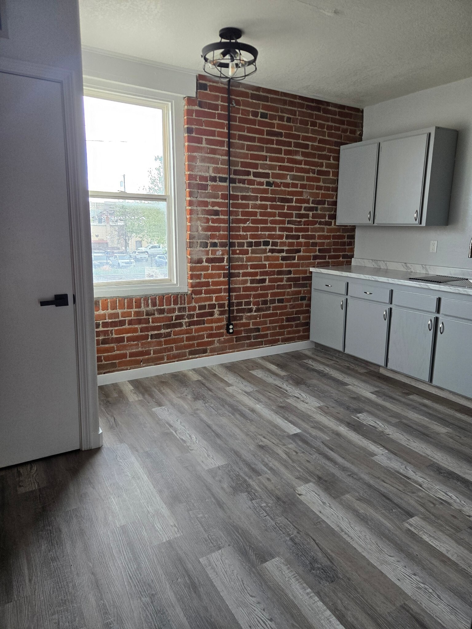 Building Photo - 109 N Kimball Ave